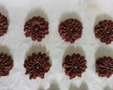Foto langkah ke 4 dari resep Kue Semprit Coklat.