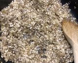 Domowe risotto z pieczarkami i wędzonym boczkiem krok przepisu 2 zdjęcie