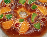 Foto del paso 9 de la receta: Roscón de reyes relleno de nata