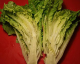 Foto del paso 5 de la receta: Lechuga rellena de olivas variadas, con vinagreta de picadillo
