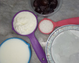 A picture of step 1 of Dates smoothie.