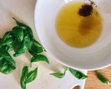 Hình bước làm 2 của món 💚 Salad Caprese (Phô Mai Mozzarella Tươi & Cà Chua)