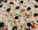 A picture of step 3 of Creamy Sauce Pizza 🍕🍕.