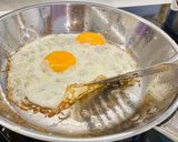 Hình bước làm 3 của món 🍳Cách chiên trứng bằng chảo inox không bị dính - cho người mới bắt đầu
