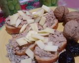 Foto del paso 1 de la receta: Crema de nueces y ciruelas enriquecida con Agua de Mar