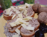 Foto del paso 1 de la receta: Crema de nueces y ciruelas  enriquecida con Agua de Mar
