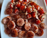 Foto del paso 5 de la receta: Banquetes con tomates cherry dulce, atún y orégano