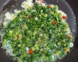 Foto langkah ke 2 dari resep Telur Dadar Kangkung.