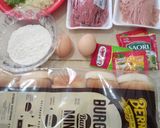 Foto langkah ke 1 dari resep Homemade classic beef burger.
