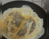 Foto langkah ke 2 dari resep MARSOTEL (Martabak Sosis Telur).