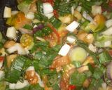 A picture of step 6 of Fried potato, chicken sauce and salad.