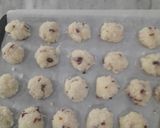 Foto langkah ke 5 dari resep Coconut Macaroons.