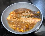 A picture of step 6 of Salmon teriyaki.