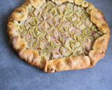 Une image de l'étape 4 de Tarte rustique à la rhubarbe.