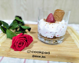 Foto del paso 4 de la receta: Postre de yogur y fresas con speculoos