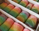 Foto langkah ke 8 dari resep Bolu gulung rainbow mini.
