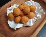 Cheddaros sajtgolyó recept fázis 6 fotója
