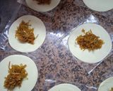 Foto del paso 4 de la receta: Empanadas de repollo, cebolla, zanahoria, morrón y queso