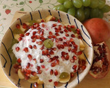 Foto del paso 2 de la receta: Desayuno de invierno con fruta, yogur natural orgánico, zumo de mandarina y condimentos