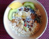 Foto del paso 4 de la receta: Bowl de yogurt con kiwi y piña, Chía y copos de quinoa