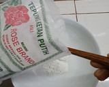 Foto langkah ke 1 dari resep Peyek Kacang Kembang Goyang.