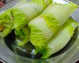 Foto langkah ke 5 dari resep Sayur sawi gulung.