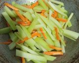 Foto langkah ke 3 dari resep Tumis Wortel Labu Siam.