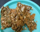 Gambar langkah 4 resipi Nutty dalgona candy.