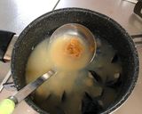 A picture of step 3 of Shijimi Mussels Miso Soup.