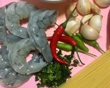 รูปขั้นตอนการทำที่ 2 ของ สปาเก็ตตี้กุ้งผัดพริกป่น