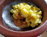A picture of step 3 of Rasile Aloo.