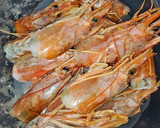 Foto del paso 1 de la receta: Gambas langostineras al curry rojo