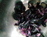 A picture of step 2 of Black plums milkshake.