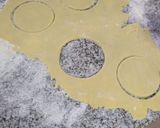 Foto del paso 3 de la receta: Empanadas de dulce de membrillo
