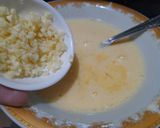 Foto langkah ke 2 dari resep Omelete Telur Bawang Putih Tabur Oregano.