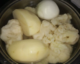 Foto del paso 1 de la receta: Crema de coliflor doble jamón/quesos