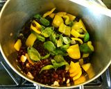 A picture of step 4 of Tomato, Black Bean and Lemon Soup.