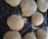 A picture of step 3 of Soft layered chapatis.