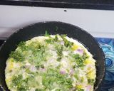 A picture of step 4 of Green Omelette.