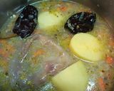 Foto del paso 1 de la receta: Carillas con oreja de cerdo