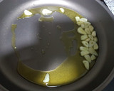 Foto del paso 2 de la receta: Colas de rape con coles de Bruselas