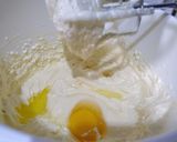 Foto langkah ke 4 dari resep Cream cheese pound cake ekonomis.