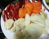 Foto langkah ke 1 dari resep Tom yam sup isi seafood.