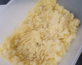 Foto del paso 1 de la receta: Patatas enmascaradas con butifarra gratinadas al allioli