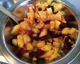 Une image de l'étape 9 de Salade d ananas extra sweet aux cranberries fraîches et citron caviar.