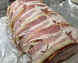 Foto del paso 4 de la receta: Rollo de carne con queso y jamón