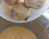 A picture of step 2 of Mango kulfi shake.
