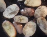 Foto del paso 3 de la receta: Papas al tomillo con tortillas de acelga