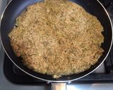 Foto del paso 2 de la receta: Pizza con masa de brócoli 🥦 (sin horno, en sartén)