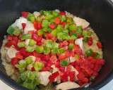 Foto del paso 4 de la receta: Ñoquis con pollo y salsa de tomate